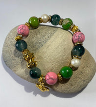 Load image into Gallery viewer, Exotic Green Jasper, Pink Jasper and Pearl Stretch Bracelet