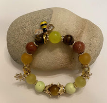 Load image into Gallery viewer, Exotic Agate Gemstone Stretch Bracelet with Cute Bee Charms
